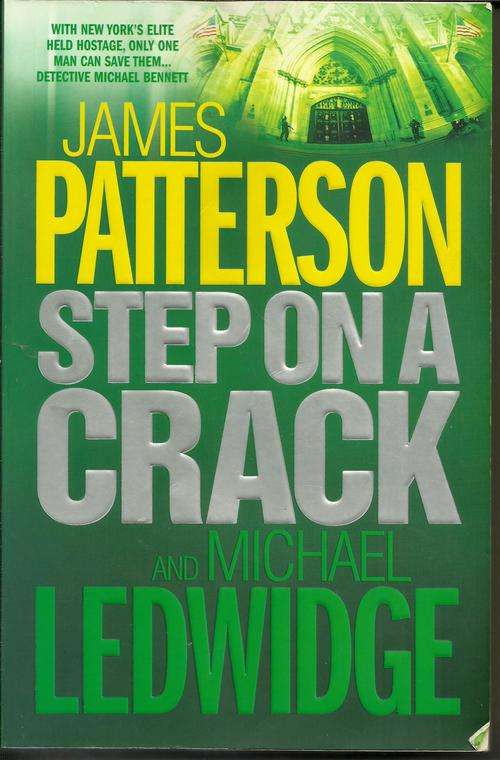 James Patterson-Step on a Crack (Large Soft-cover)