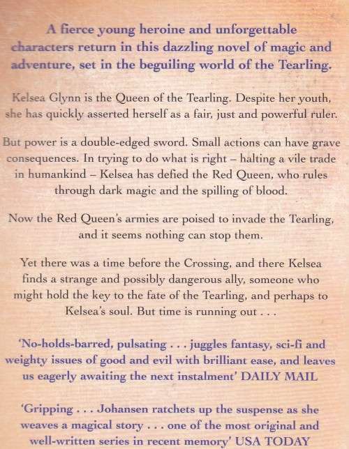 Erika Johansen The Invasion of the Tearling  (Med soft cover)