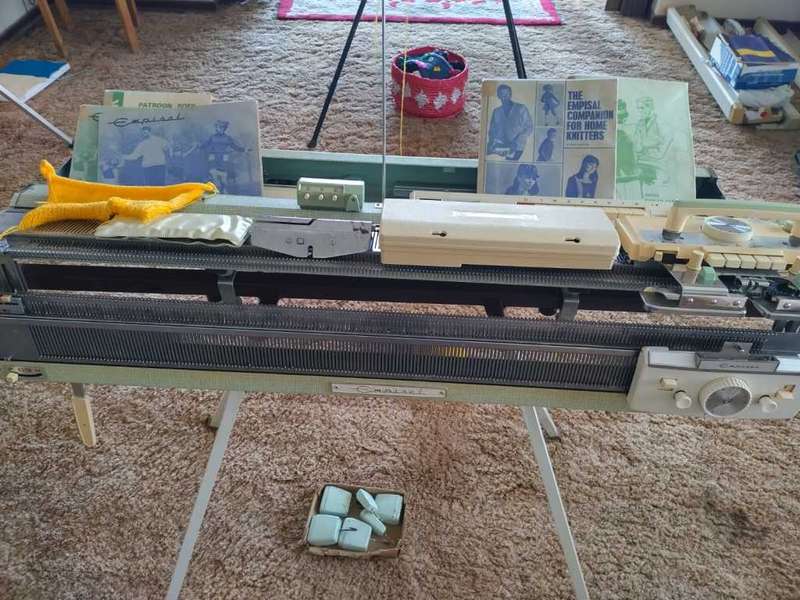 Empisal PB8 knitting machine