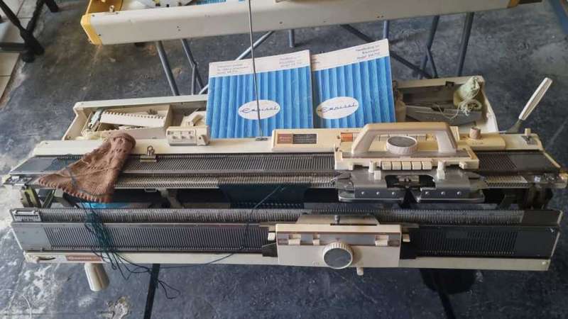 Empisal KH710 Knitting machine