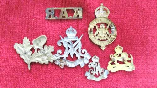 Mixed  Militaria. Some with 1 pin some with none but highly collectable