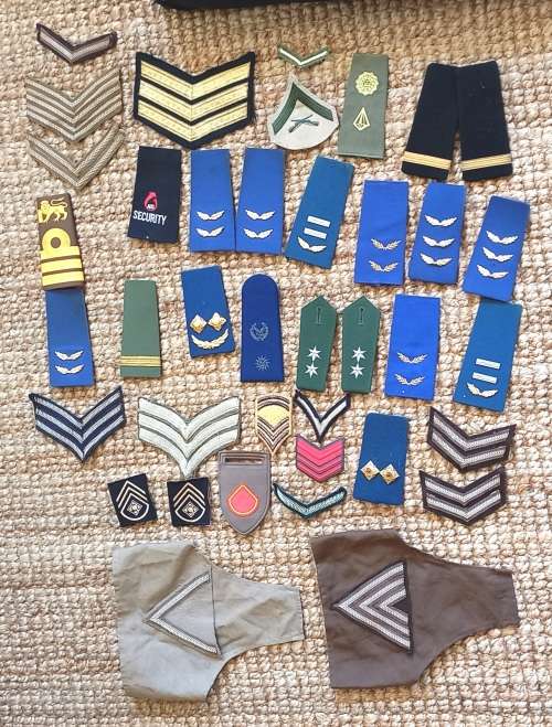 WOW !! Massive amount of cloth Militaria LOW starting price!!