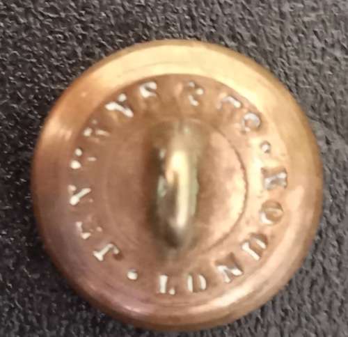 Royal Dublin Fusiliers Button Kings Crown 18mm Made by Jennens and Co 18mm