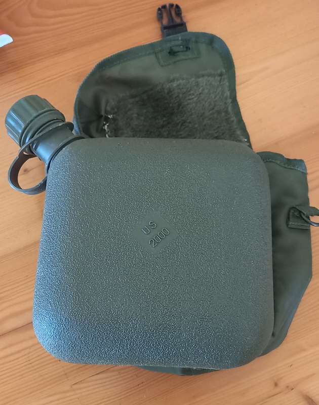 US Army 2 and a Quarter Pint water Bottle