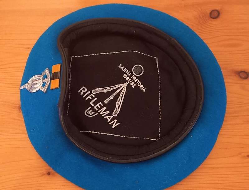 SADF Finance Corps Beret with badge an balkie. Excellent condition