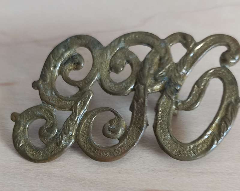 British Early Government Post Office Scripted brass  lettering Hat badge /Shoulder title