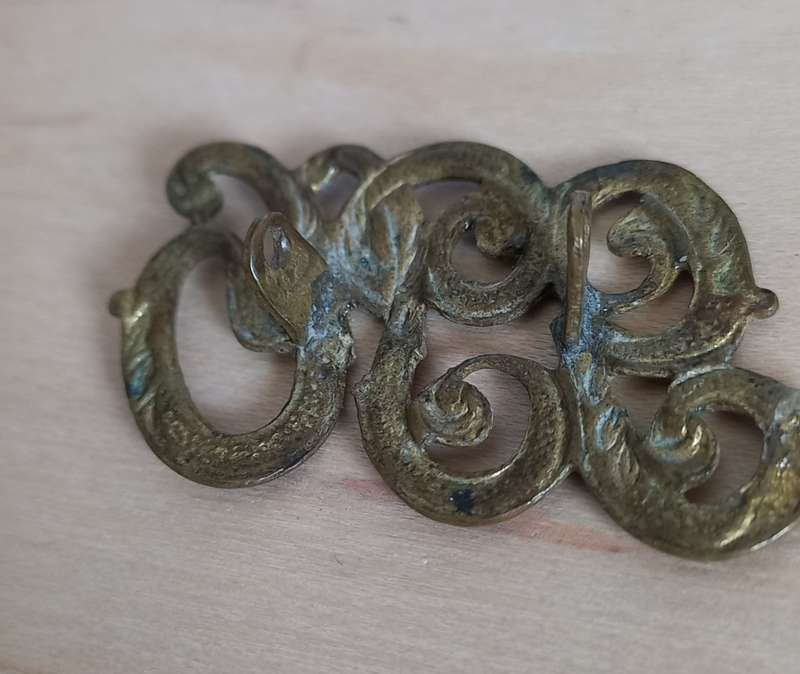 British Early Government Post Office Scripted brass  lettering Hat badge /Shoulder title