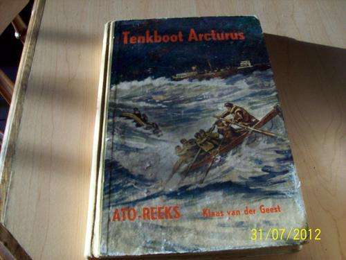 Tenkboot Arcturus deur Klaas van der Geest (Ato-Reeks)APB (kleur hardeband-boek heel)