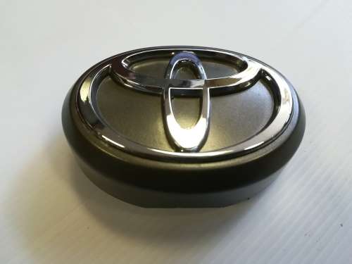 TOYOTA COROLLA AE110 1996-1999 FRONT GRILL BADGE