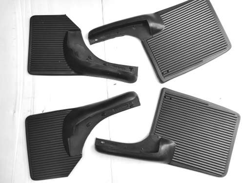 ISUZU KB 1995+  (4 X 2) MUDFLAPS