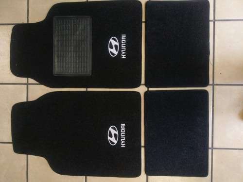 HYUNDAI FLOOR MAT 4 PIECE UNIVERSAL FIT