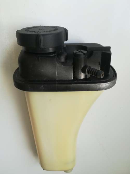 Radiator Water Bottle with Cap For Bmw E36 Bmw 528