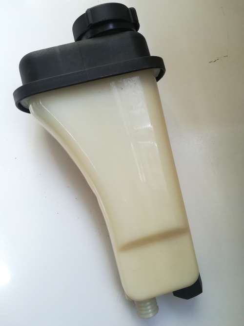 Radiator Water Bottle with Cap For Bmw E36 Bmw 528