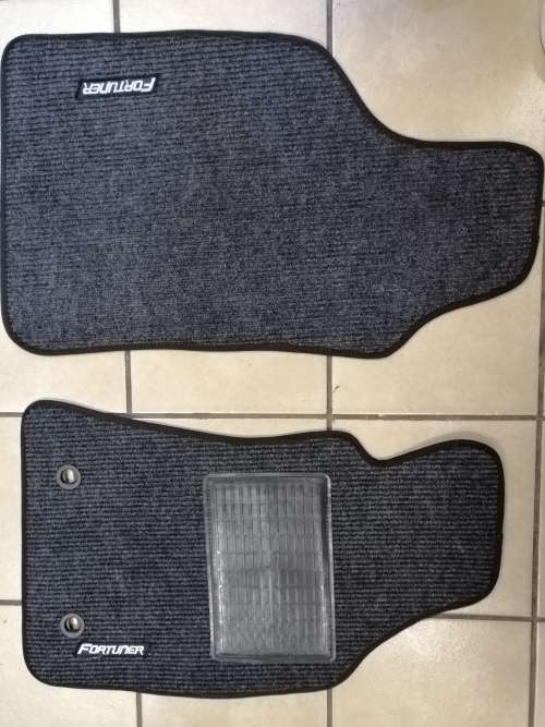 TOYOTA FORTUNER 2010-2015 RIBBED CAR MAT - 3 PIECE