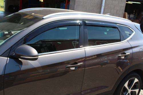 Hyundai Tucson  Gloss Black Windshields Set of 4