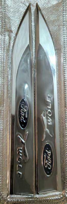 2 x Ford Wolf Emblems Badge 3D Car Sticker Side Metal Knife Type Fender For Ford GREY