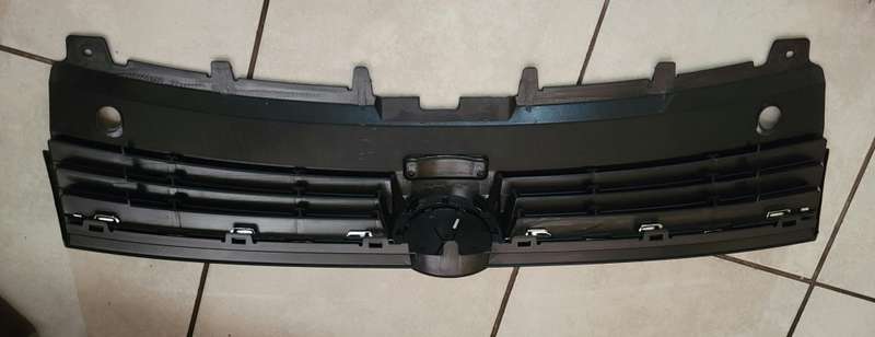 VW POLO 2014+ CHROME MK5 HATCHBACK  FRONT  CENTRE GRILLE
