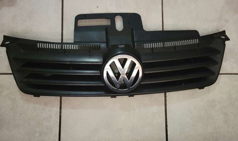 VW POLO 05-09 FACELIFT BUMPER CENTRE GRILLE