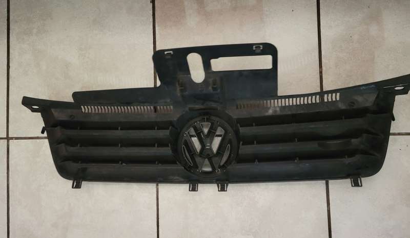 VW POLO 05-09 FACELIFT BUMPER CENTRE GRILLE