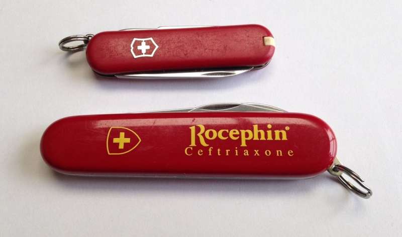 Pocket knife lot - Two Swiss Army / Victorinox pocket knives