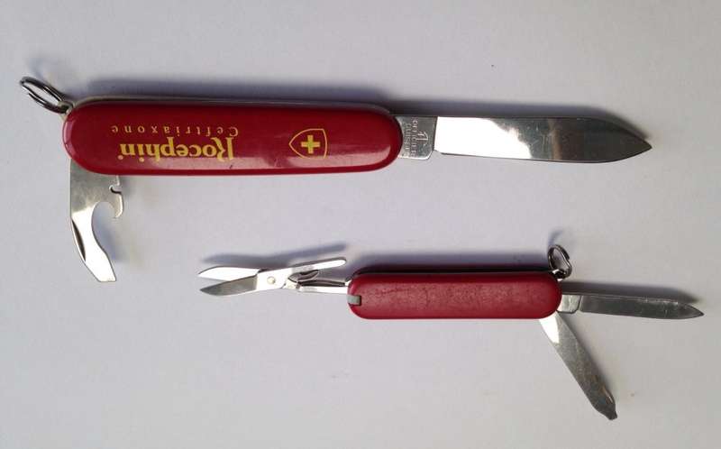 Pocket knife lot - Two Swiss Army / Victorinox pocket knives