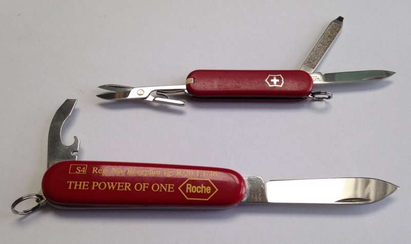 Pocket knife lot - Two Swiss Army / Victorinox pocket knives