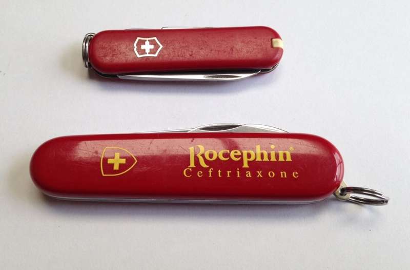 Pocket knife lot - Two Swiss Army / Victorinox pocket knives