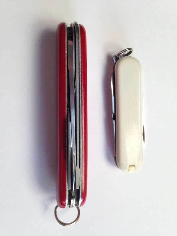 Pocket knife Lot: 2 Swiss Army Victorinox knives