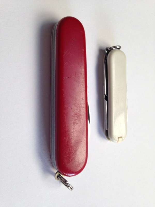 Pocket knife Lot: 2 Swiss Army Victorinox knives