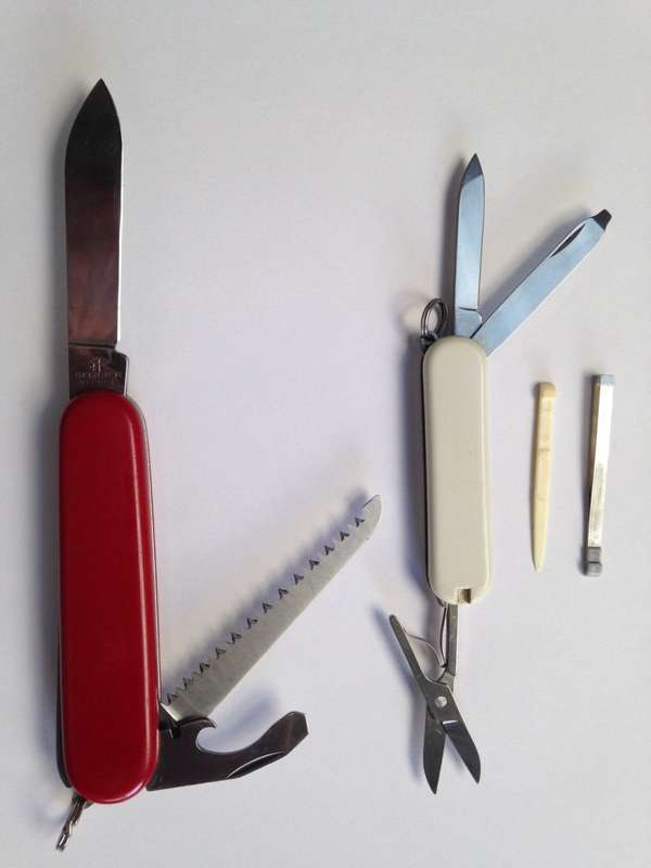 Pocket knife Lot: 2 Swiss Army Victorinox knives