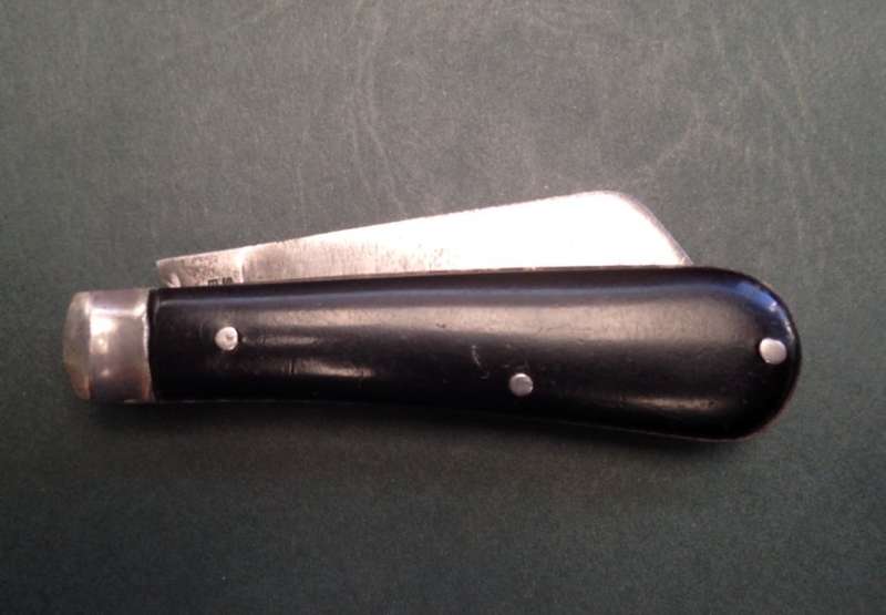 Vintage Joseph Rodgers & Sons pocket knife, Sheffield, England.