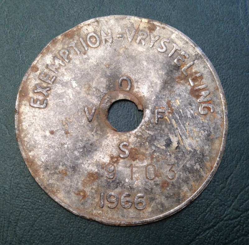 Vintage metal bicycle licence disc 1966 (9103) Exemption - Vrystelling / token