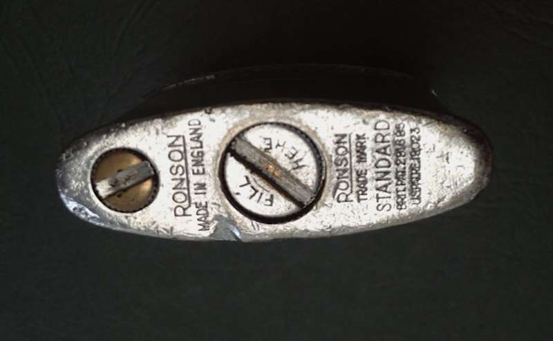 Vintage Standard Ronson Lighter, Made in England.