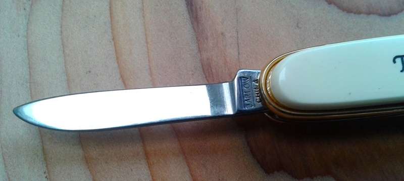 Boxed pocket knife "Tofino Canada"