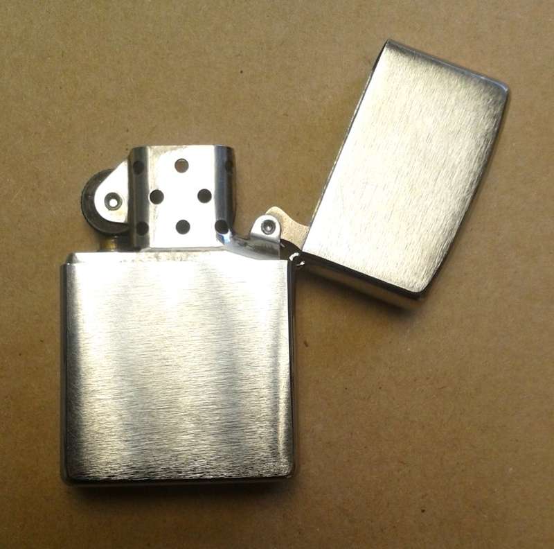Stainless steel Zippo - engraved/ leaf pattern 2018 USA