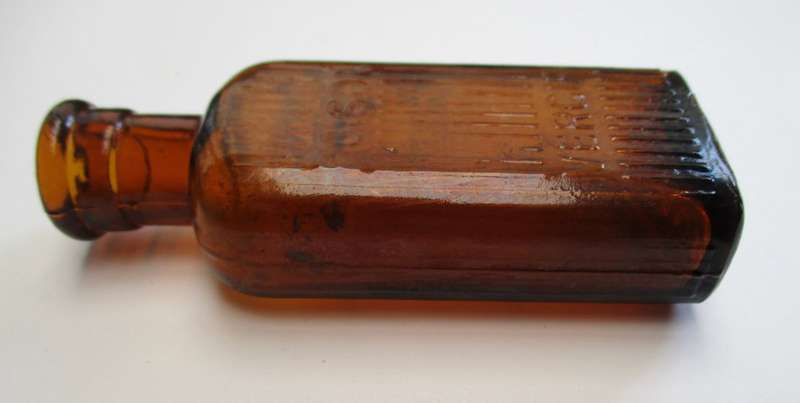 POISON / VERGIF brown glass bottle - Talana 1oz