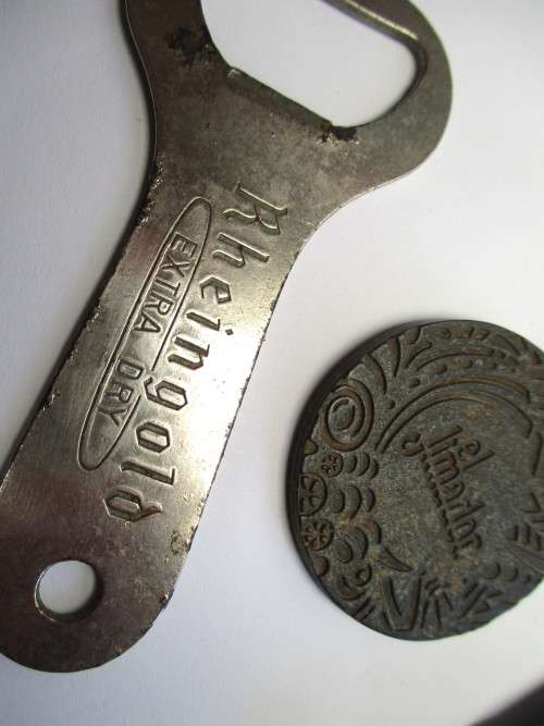 Cork screw / bottle opener / key chain, bar related items