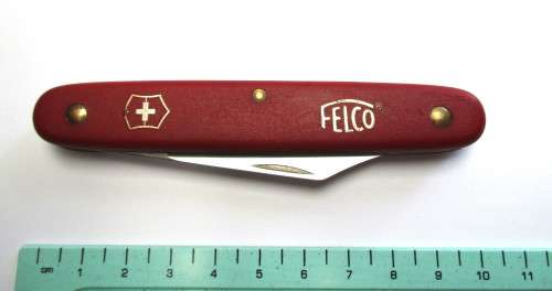 Swiss Army Victorinox - Day Packer folding knife clip point blade - 100mm