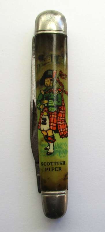 Vintage Richards `Lamp Post` Pocket Knife -- Scottish Piper - Sheffield, England