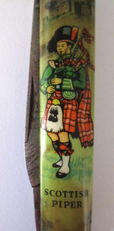 Vintage Richards `Lamp Post` Pocket Knife -- Scottish Piper - Sheffield, England