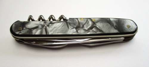 Beautiful vintage Bonsa Solingen Scout pattern knife in Excellent condition.