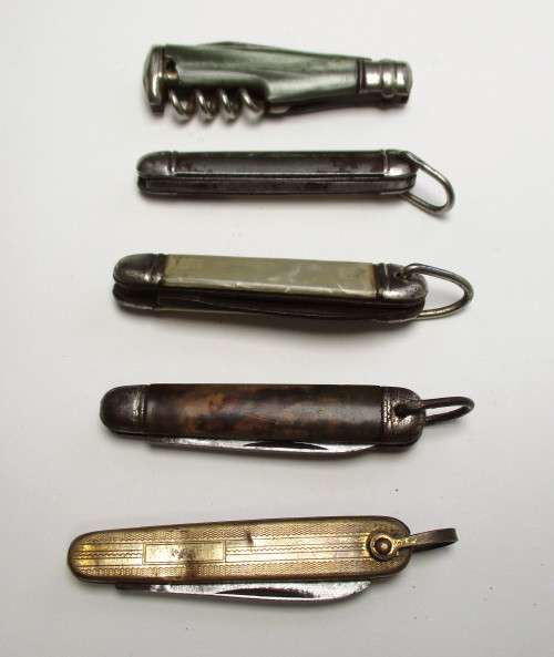 Miniature Richards `Lamp Post` pocket knife lot made in Sheffield, England.