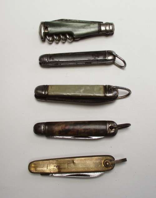 Miniature Richards `Lamp Post` pocket knife lot made in Sheffield, England.