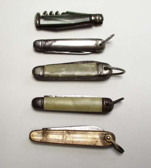 Miniature Richards `Lamp Post` pocket knife lot made in Sheffield, England.