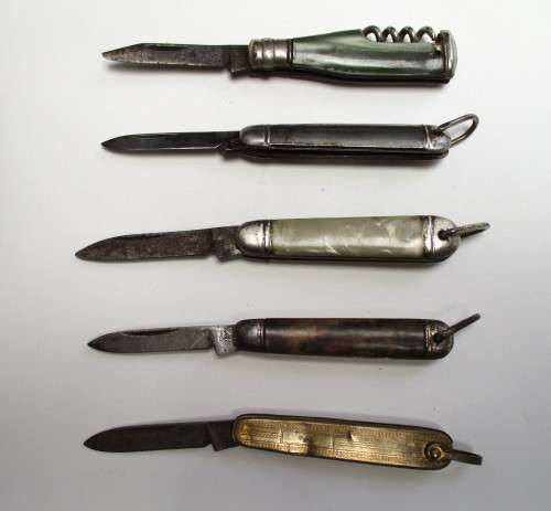 Miniature Richards `Lamp Post` pocket knife lot made in Sheffield, England.