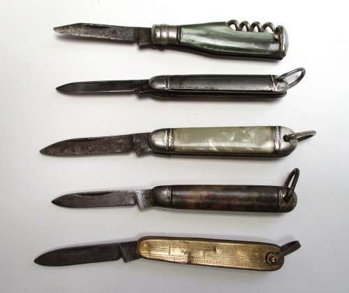 Miniature Richards `Lamp Post` pocket knife lot made in Sheffield, England.