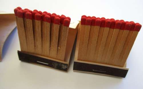 Nugget Shoe Polish Matchbook / matches - unused