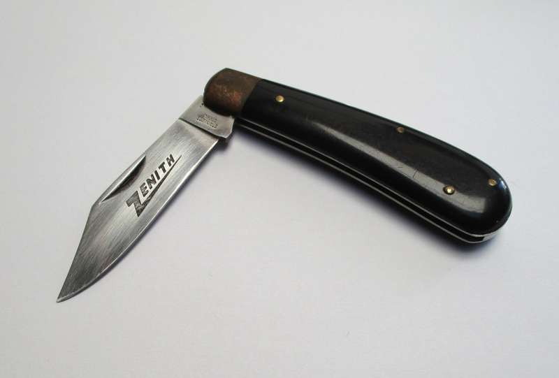 Vintage Jack Knife, Zenith Radio Logo