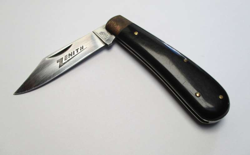 Vintage Jack Knife, Zenith Radio Logo
