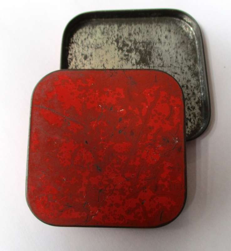Vintage Elastoplast Elastic Adhesive Boil Dressing Tin